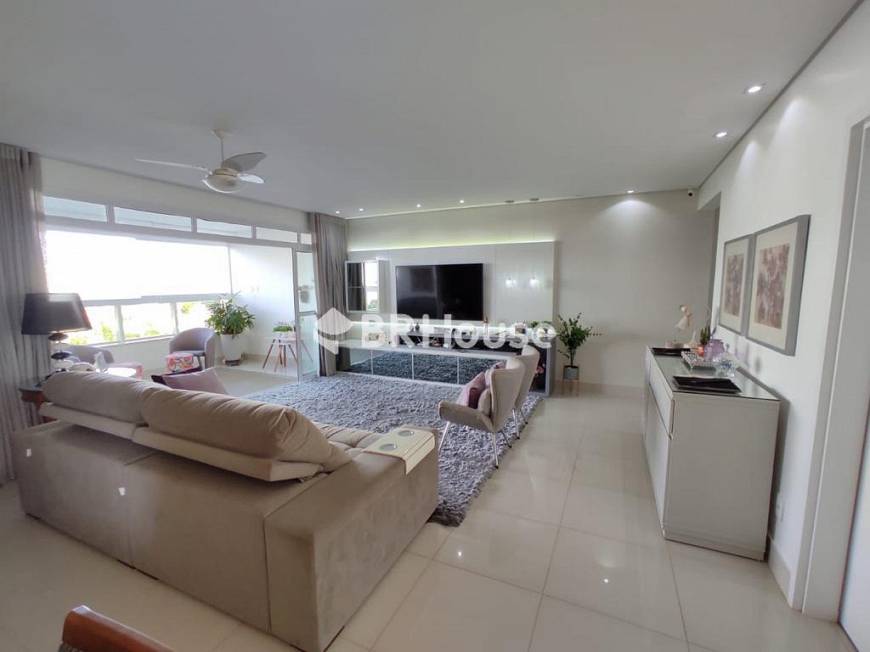 Foto 2 de Apartamento com 4 Quartos à venda, 169m² em Duque de Caxias, Cuiabá