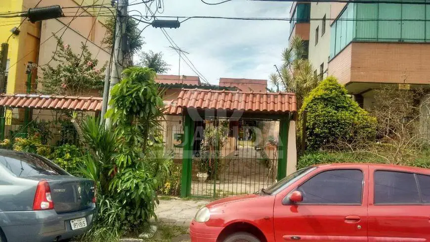 Foto 1 de Casa com 2 Quartos à venda, 131m² em Cavalhada, Porto Alegre
