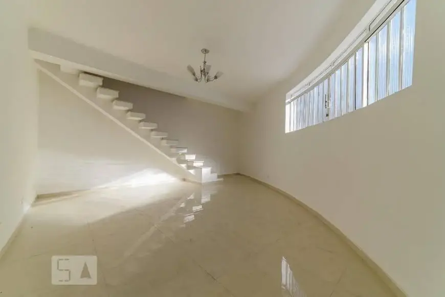 Foto 1 de Casa com 3 Quartos para alugar, 150m² em Santo Antônio, São Caetano do Sul