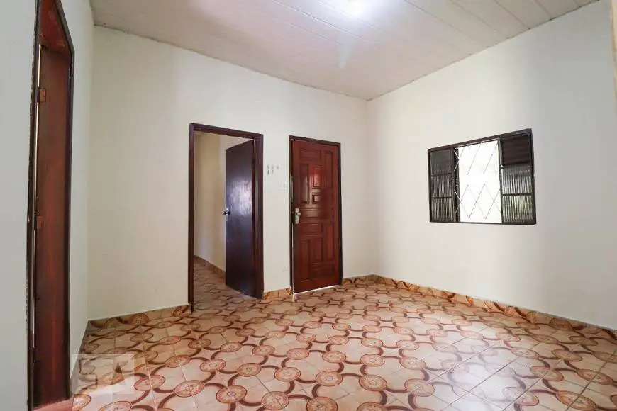 Foto 5 de Casa com 3 Quartos para alugar, 100m² em Setor Campinas, Goiânia