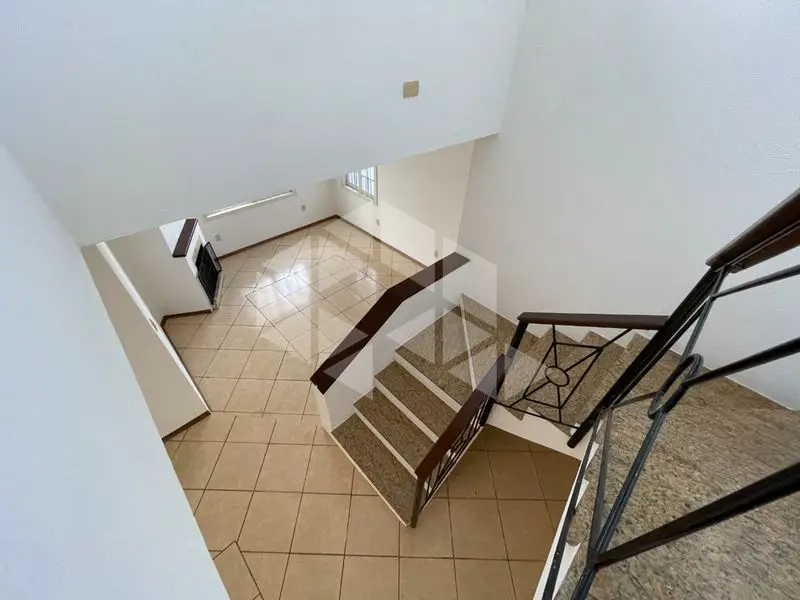 Foto 4 de Casa com 4 Quartos para alugar, 290m² em Camobi, Santa Maria