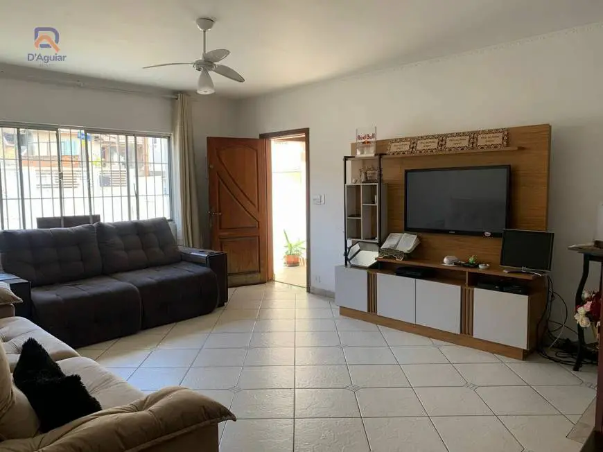 Foto 2 de Casa com 4 Quartos à venda, 240m² em Vila Mazzei, São Paulo