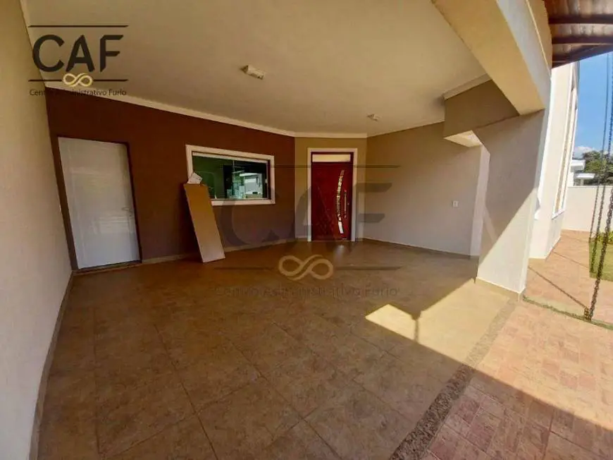 Foto 1 de Casa de Condomínio com 3 Quartos à venda, 234m² em Centro, Holambra