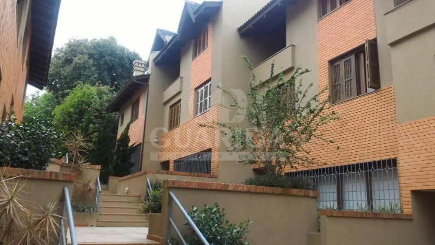 Foto 2 de Casa de Condomínio com 4 Quartos à venda, 253m² em Vila Assunção, Porto Alegre