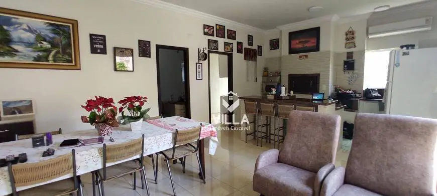 Foto 2 de Sobrado com 3 Quartos à venda, 270m² em Recanto Tropical, Cascavel