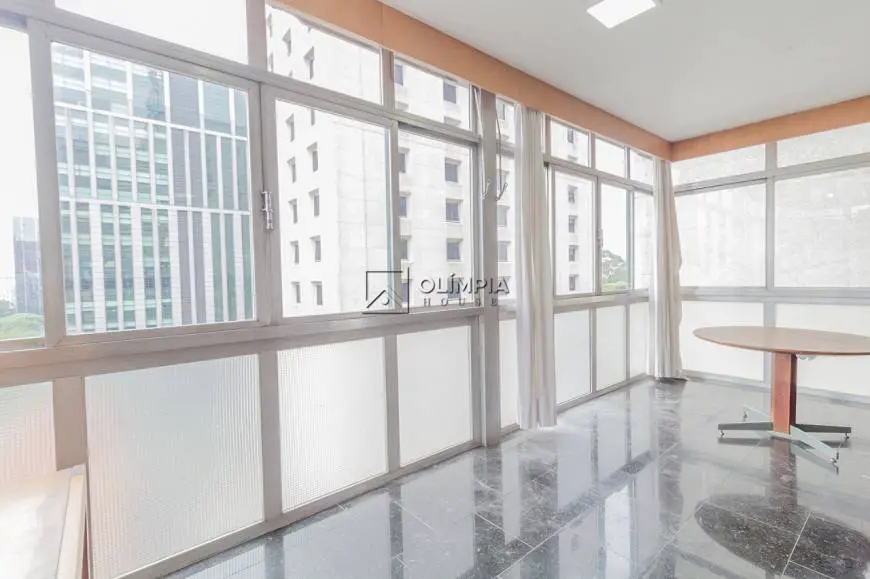 Foto 3 de Apartamento com 3 Quartos à venda, 185m² em Consolação, São Paulo