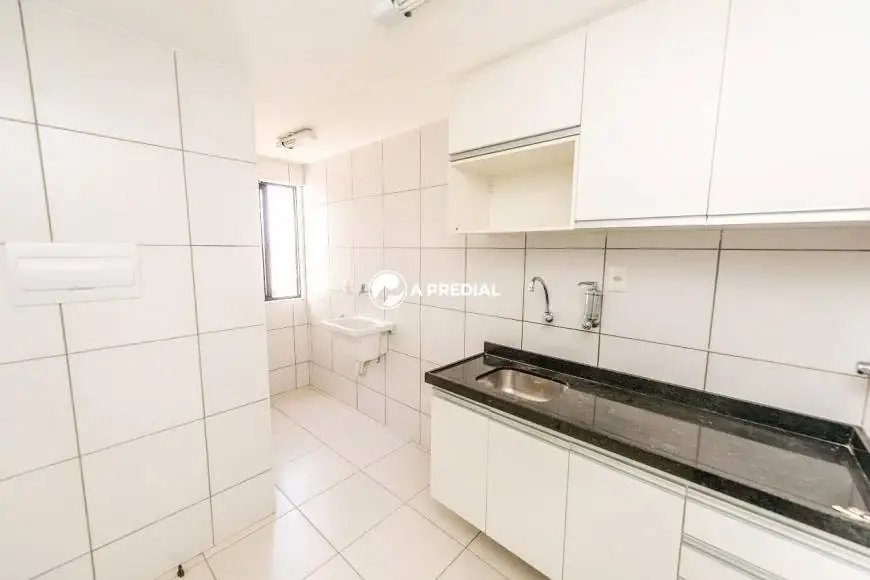 Foto 3 de Apartamento com 3 Quartos para alugar, 64m² em Engenheiro Luciano Cavalcante, Fortaleza