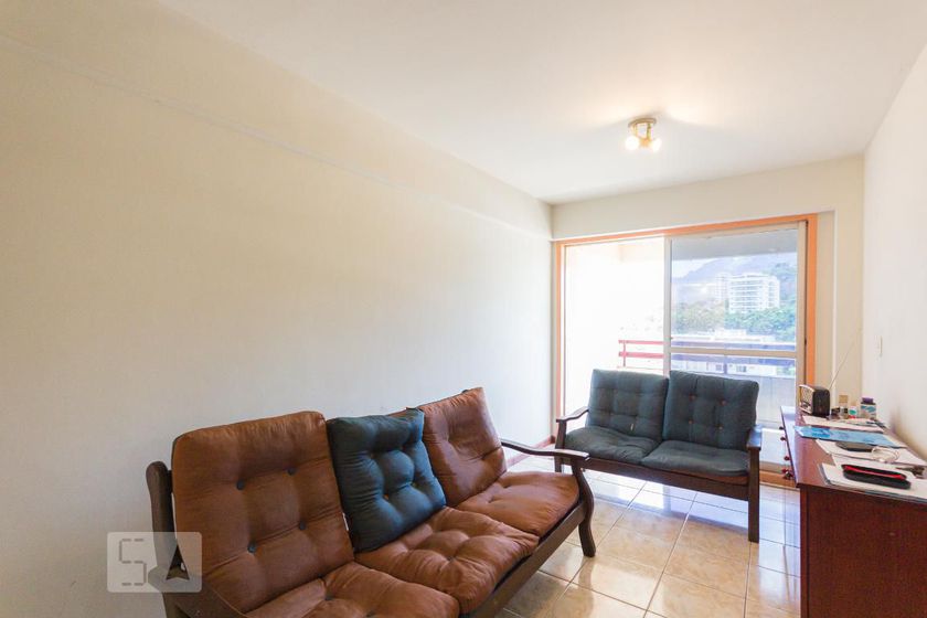 Foto 2 de Apartamento com 3 Quartos para alugar, 87m² em Taquara, Rio de Janeiro