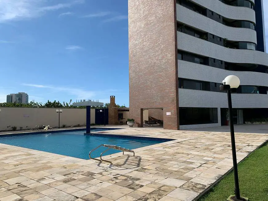 Foto 1 de Apartamento com 4 Quartos à venda, 174m² em Guararapes, Fortaleza