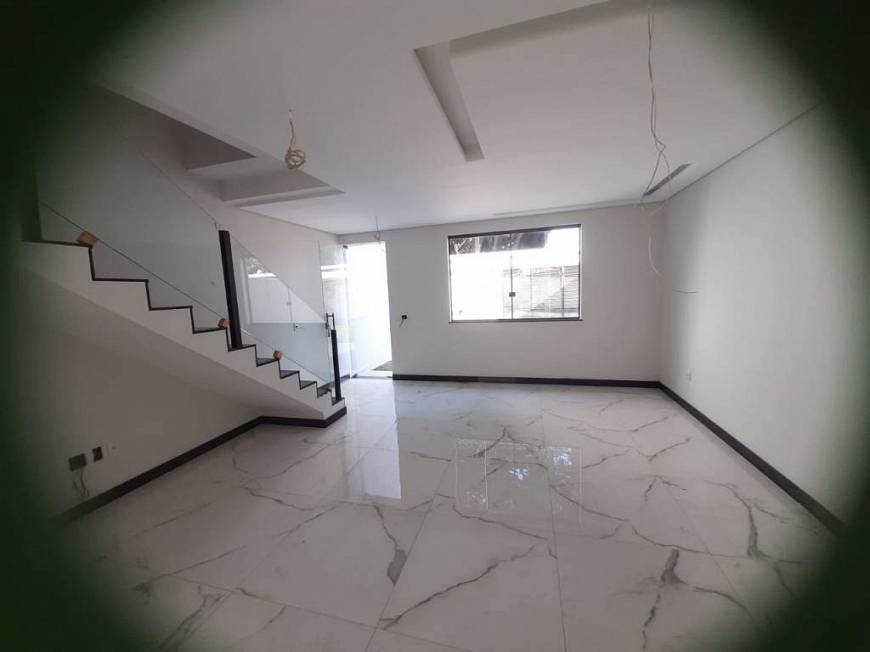 Foto 1 de Casa com 3 Quartos à venda, 110m² em Rio Branco, Belo Horizonte