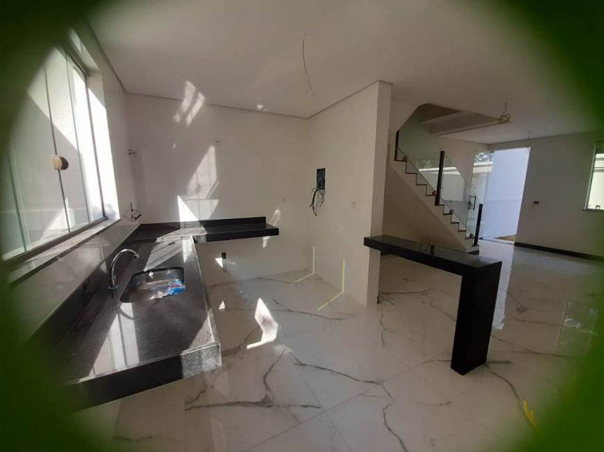 Foto 4 de Casa com 3 Quartos à venda, 110m² em Rio Branco, Belo Horizonte