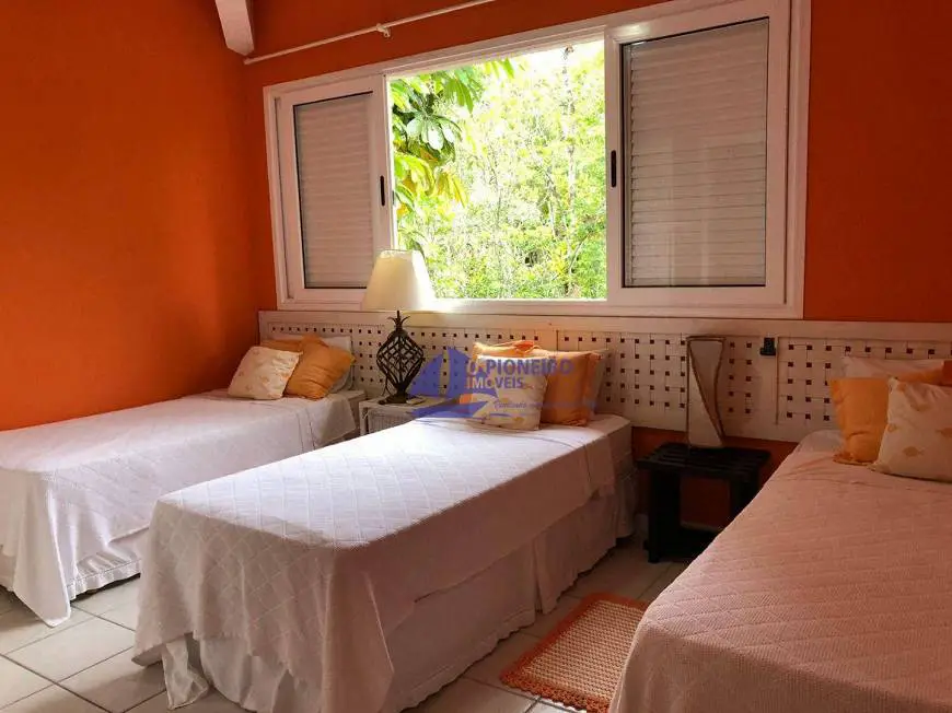 Foto 2 de Casa de Condomínio com 4 Quartos para alugar, 190m² em Baleia, São Sebastião