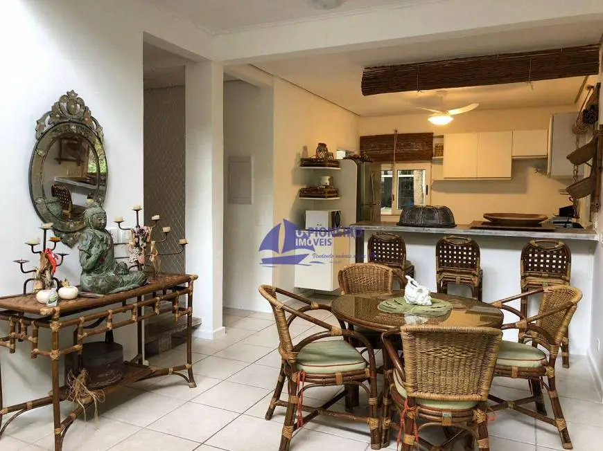 Foto 5 de Casa de Condomínio com 4 Quartos para alugar, 190m² em Baleia, São Sebastião