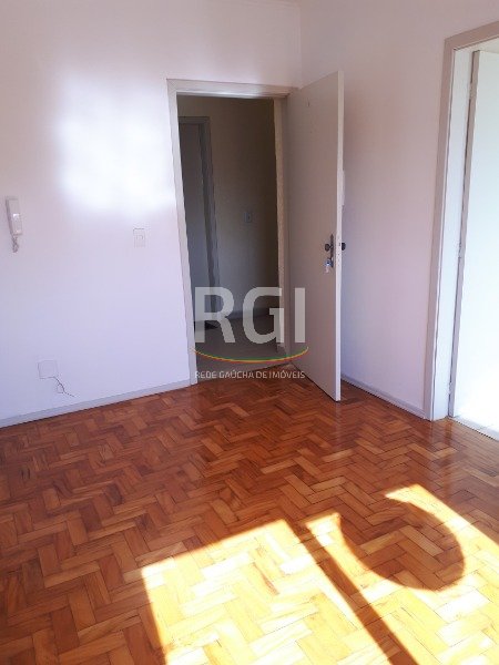 Foto 4 de Apartamento com 2 Quartos para alugar, 60m² em Vila Ipiranga, Porto Alegre