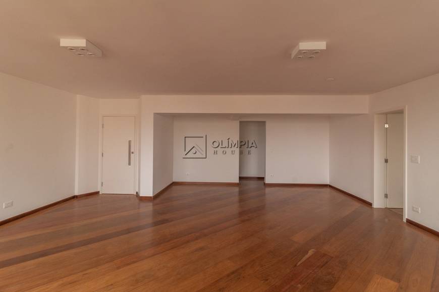Foto 5 de Apartamento com 3 Quartos para alugar, 144m² em Jardim Europa, São Paulo
