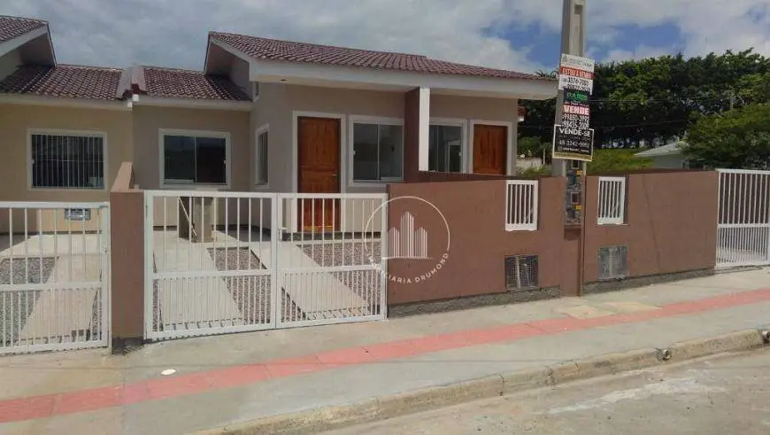 Foto 1 de Casa com 2 Quartos à venda, 57m² em Caminho Novo, Palhoça