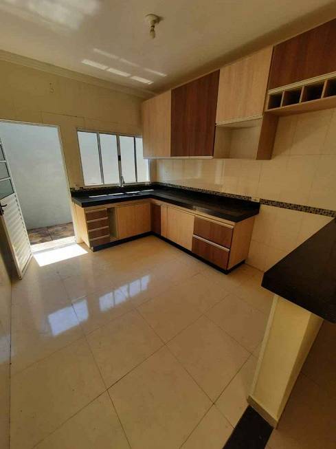 Foto 2 de Casa com 2 Quartos à venda, 130m² em Loteamento Residencial Vila Bella, Campinas