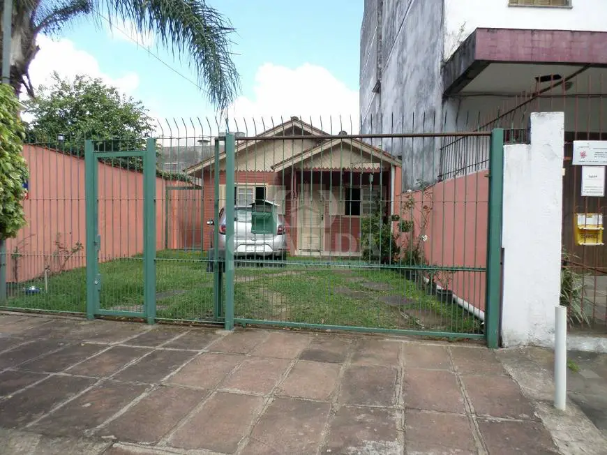 Foto 1 de Casa com 3 Quartos à venda, 95m² em Navegantes, Porto Alegre