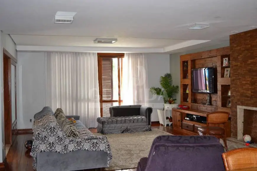 Foto 2 de Casa com 4 Quartos à venda, 391m² em Nonoai, Porto Alegre