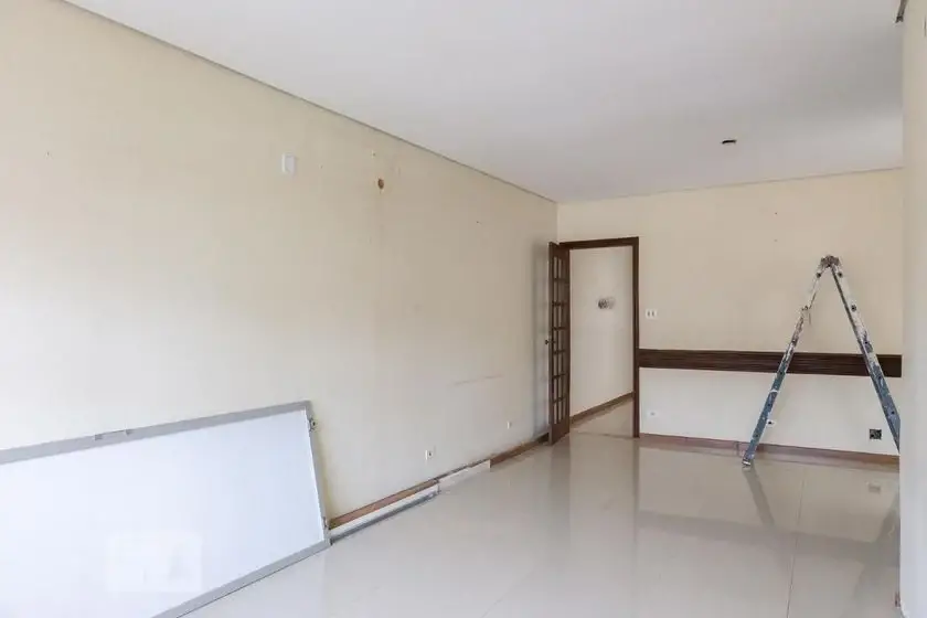 Foto 3 de Casa com 4 Quartos para alugar, 240m² em Vila Romana, São Paulo