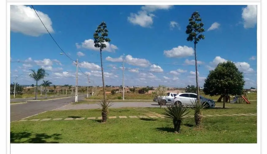Foto 1 de Lote/Terreno à venda, 300m² em Parque do Cerrado, Luziânia
