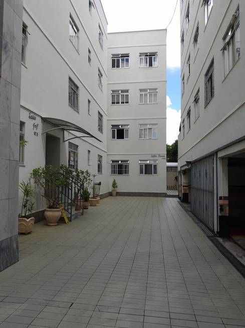 Foto 1 de Apartamento com 1 Quarto para alugar, 50m² em Paineiras, Juiz de Fora