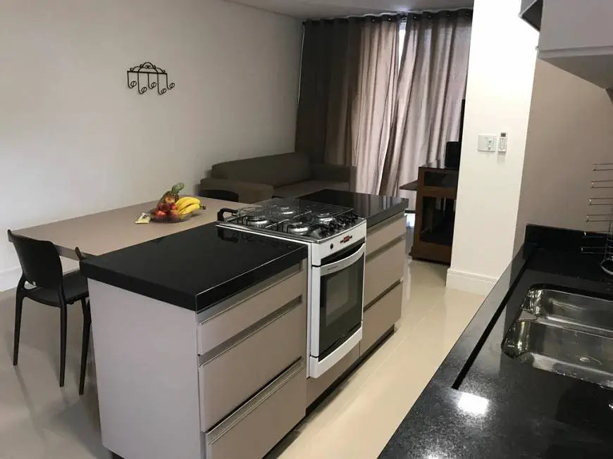 Foto 2 de Apartamento com 3 Quartos para alugar, 98m² em Jurerê, Florianópolis