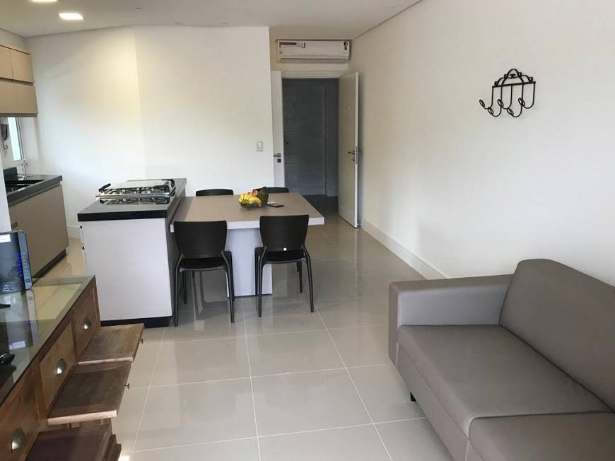 Foto 5 de Apartamento com 3 Quartos para alugar, 98m² em Jurerê, Florianópolis