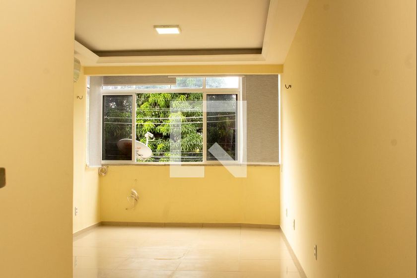 Foto 1 de Apartamento com 4 Quartos para alugar, 160m² em Benfica, Fortaleza