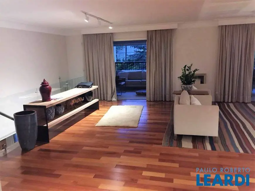 Foto 1 de Apartamento com 4 Quartos para venda ou aluguel, 540m² em Santo Amaro, São Paulo