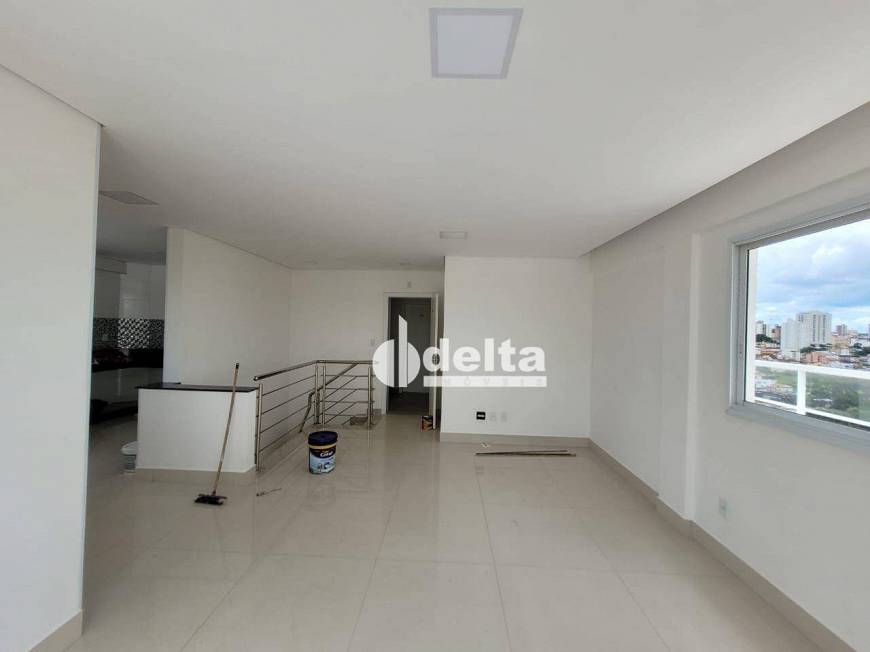 Foto 3 de Apartamento com 4 Quartos para alugar, 240m² em Saraiva, Uberlândia