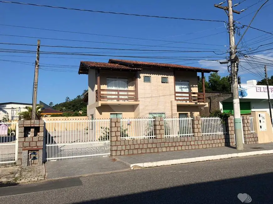 Foto 1 de Casa com 2 Quartos para alugar, 50m² em Santa Rita, Brusque