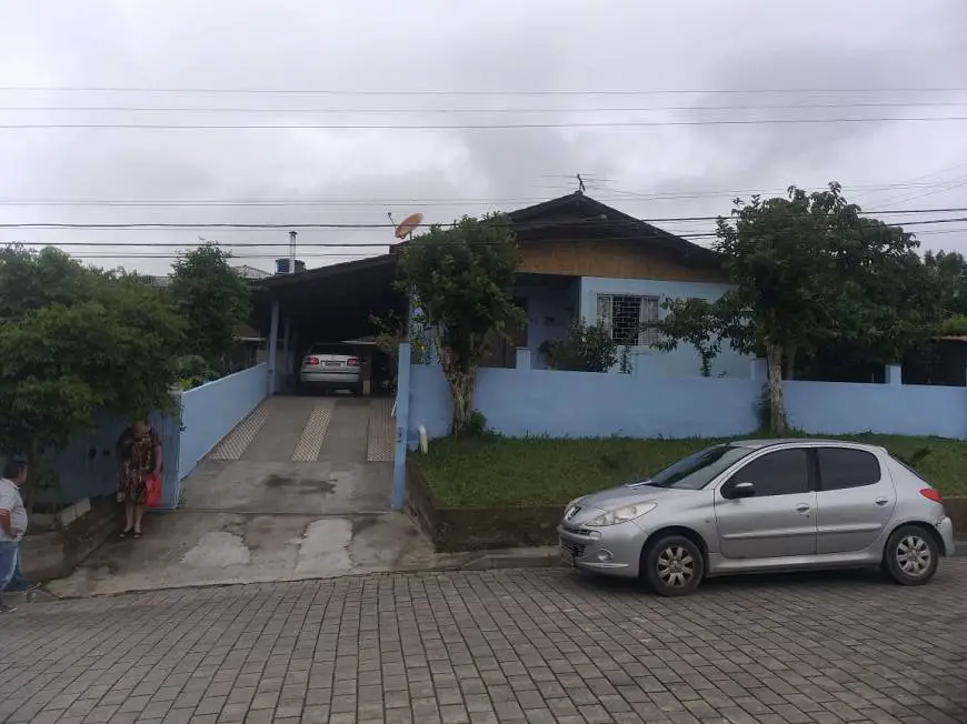 Foto 1 de Casa com 3 Quartos à venda, 223m² em João Costa, Joinville