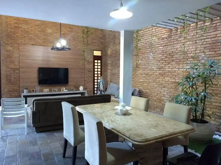 Foto 1 de Casa com 4 Quartos para alugar, 350m² em Jatiúca, Maceió