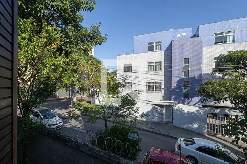 Foto 5 de Casa com 4 Quartos para alugar, 347m² em Palmares, Belo Horizonte