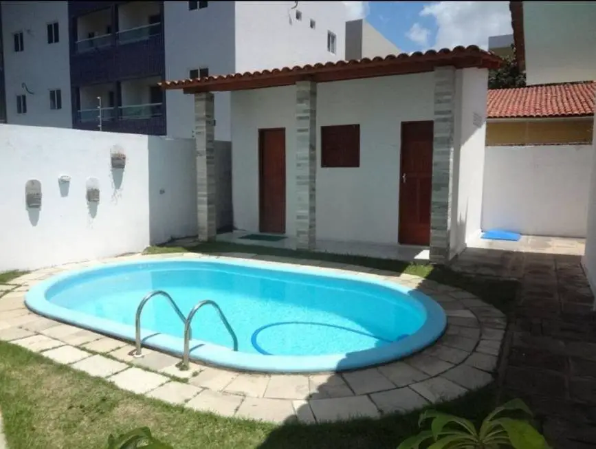 Foto 3 de Casa com 5 Quartos para alugar, 180m² em Bessa, João Pessoa