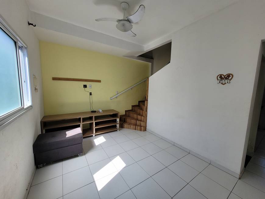 Foto 1 de Casa de Condomínio com 2 Quartos para alugar, 55m² em Vila Tupi, Praia Grande