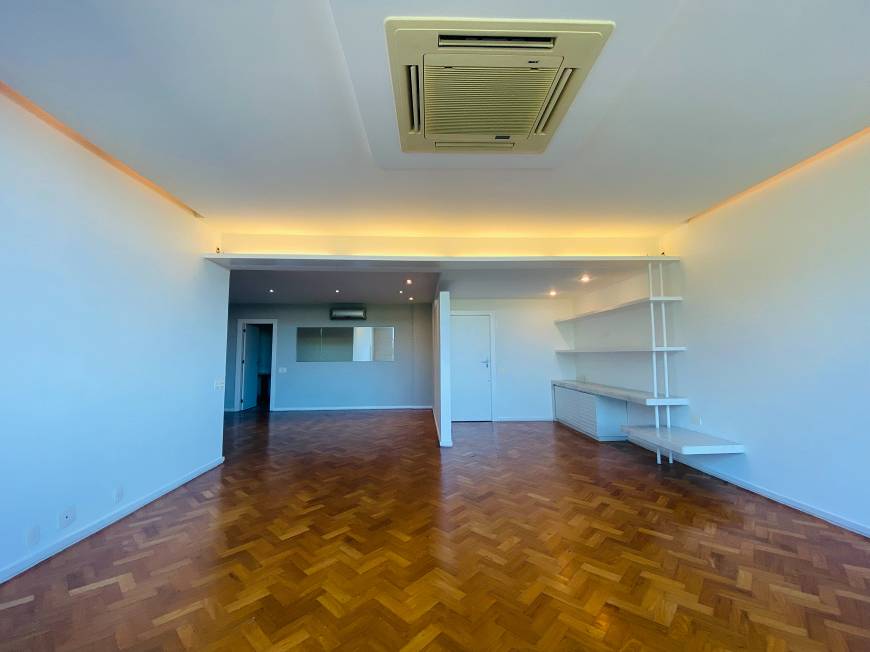 Foto 3 de Apartamento com 3 Quartos à venda, 160m² em Laranjeiras, Rio de Janeiro
