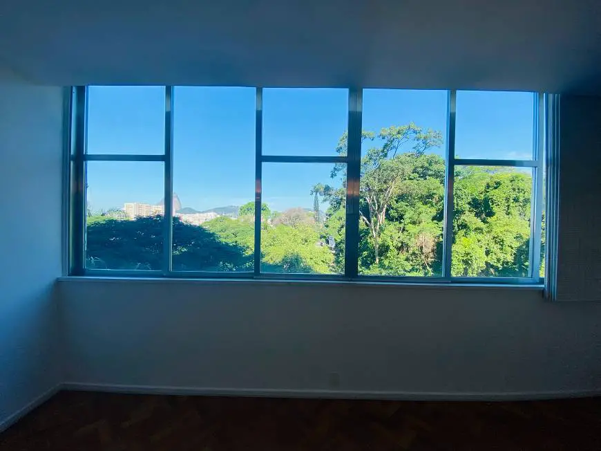 Foto 4 de Apartamento com 3 Quartos à venda, 160m² em Laranjeiras, Rio de Janeiro