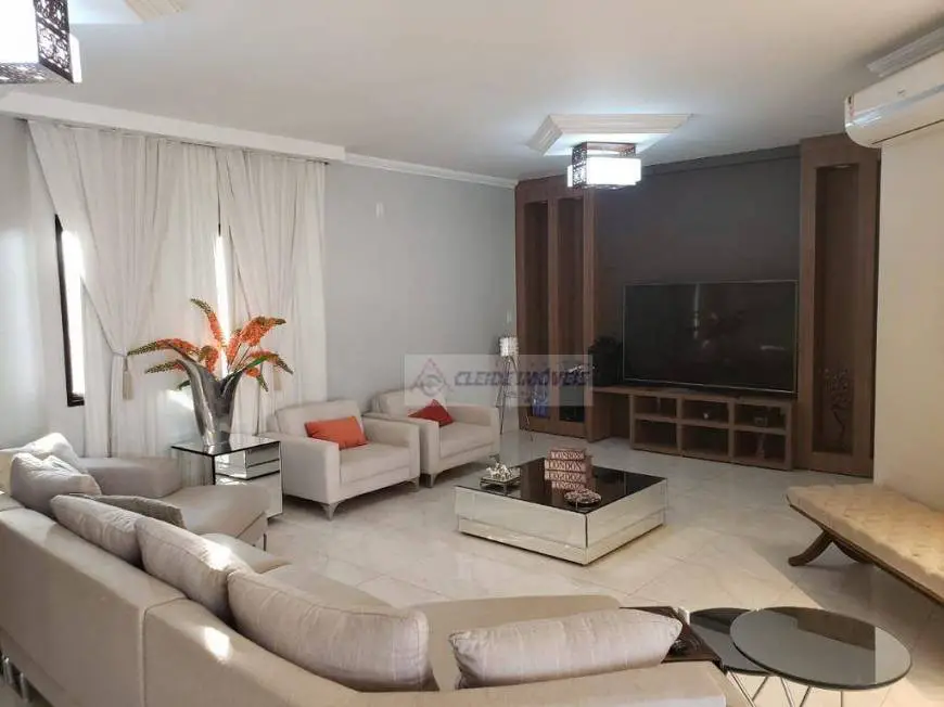 Foto 4 de Apartamento com 4 Quartos à venda, 340m² em Duque de Caxias, Cuiabá