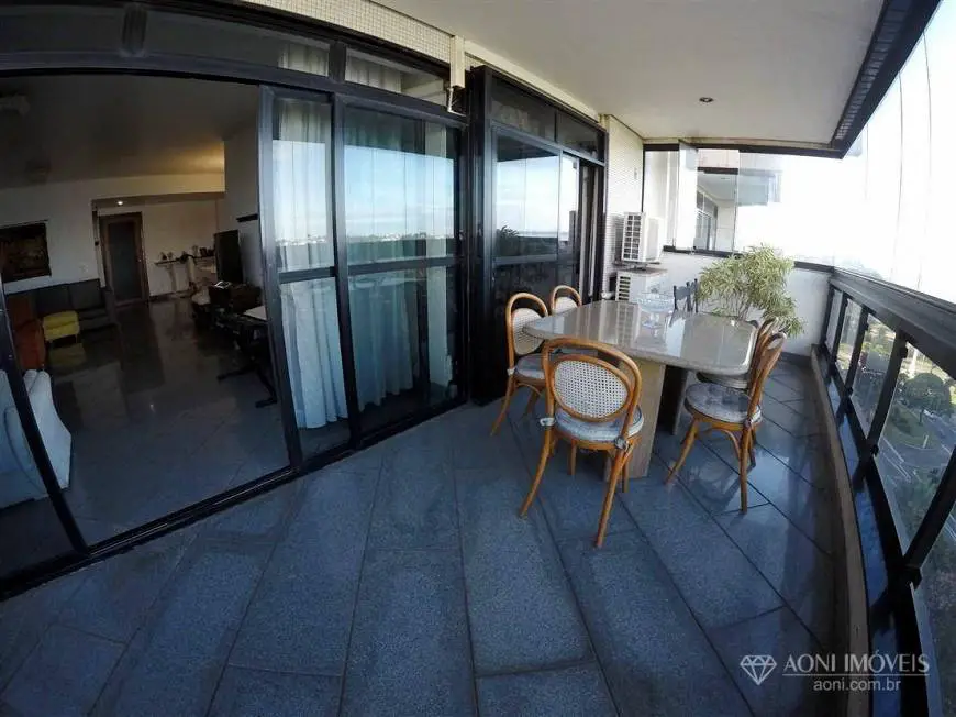 Foto 3 de Apartamento com 4 Quartos para venda ou aluguel, 300m² em Praia do Canto, Vitória