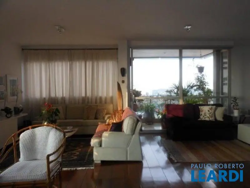 Foto 1 de Apartamento com 4 Quartos para venda ou aluguel, 198m² em Vila Suzana, São Paulo