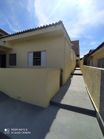 Foto 1 de Casa com 1 Quarto para alugar, 30m² em Vila Assis Brasil, Mauá