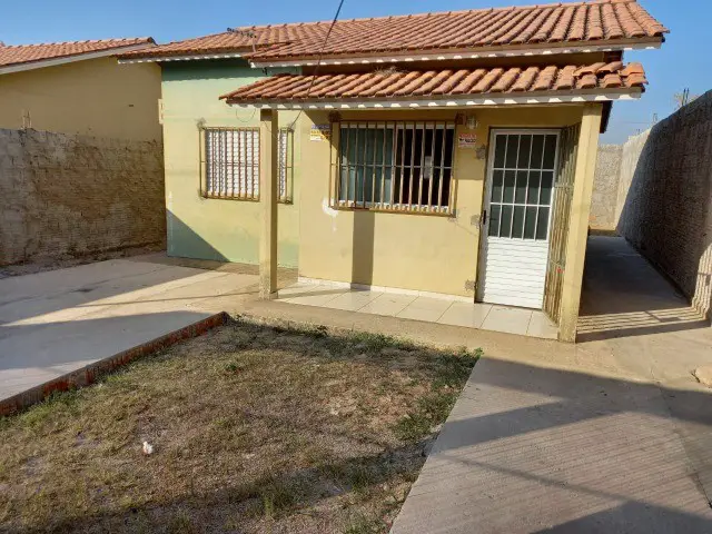 Foto 1 de Casa com 2 Quartos à venda, 51m² em Residencial Coxipo, Cuiabá