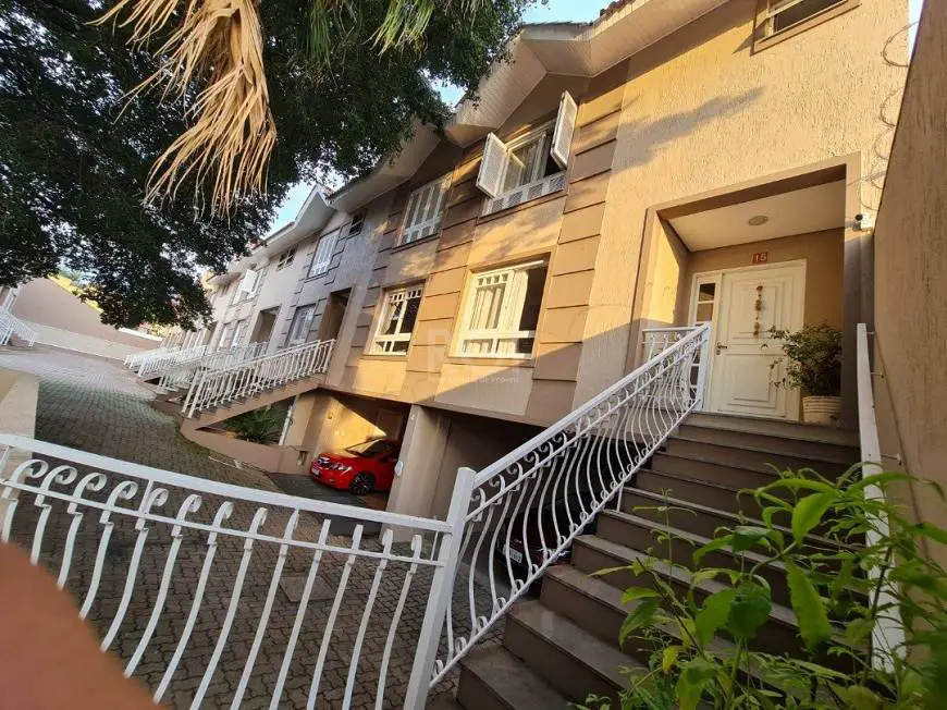 Foto 1 de Casa com 3 Quartos à venda, 202m² em Ipanema, Porto Alegre
