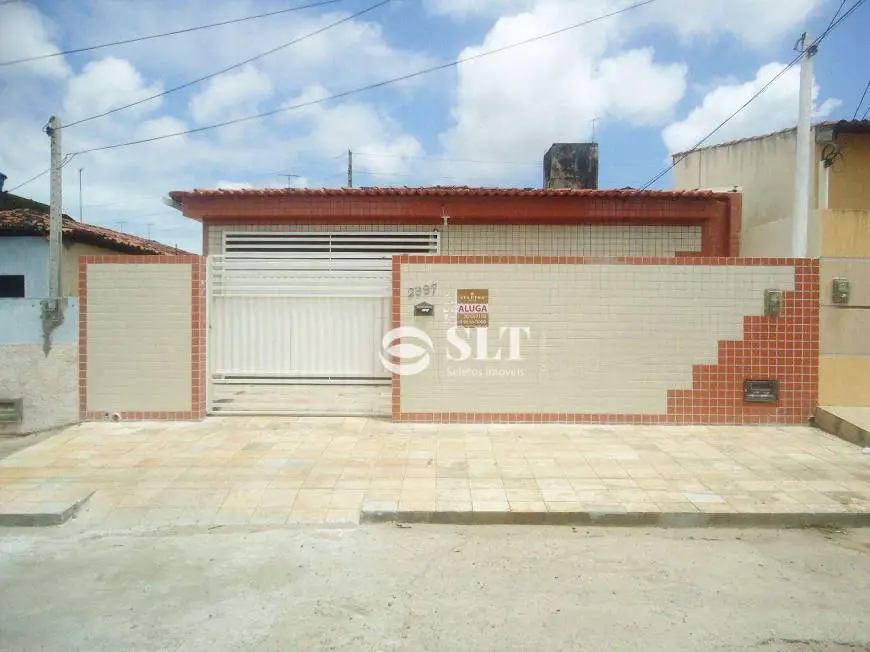 Foto 1 de Casa com 3 Quartos para alugar, 180m² em Potengi, Natal