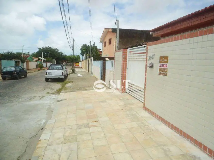 Foto 2 de Casa com 3 Quartos para alugar, 180m² em Potengi, Natal