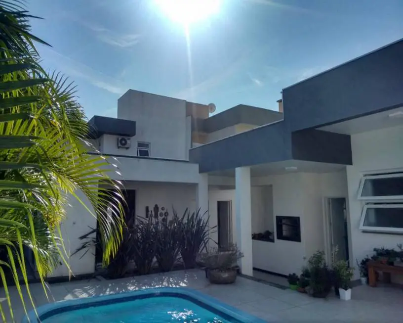 Foto 2 de Casa com 3 Quartos à venda, 236m² em Santo André, São Leopoldo
