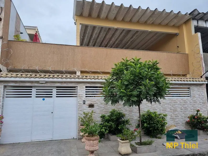 Foto 1 de Casa com 3 Quartos à venda, 150m² em Vila Emil, Mesquita