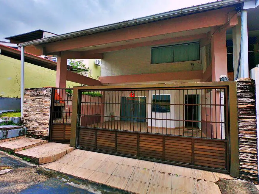 Foto 3 de Casa de Condomínio com 3 Quartos à venda, 136m² em São Jorge, Manaus